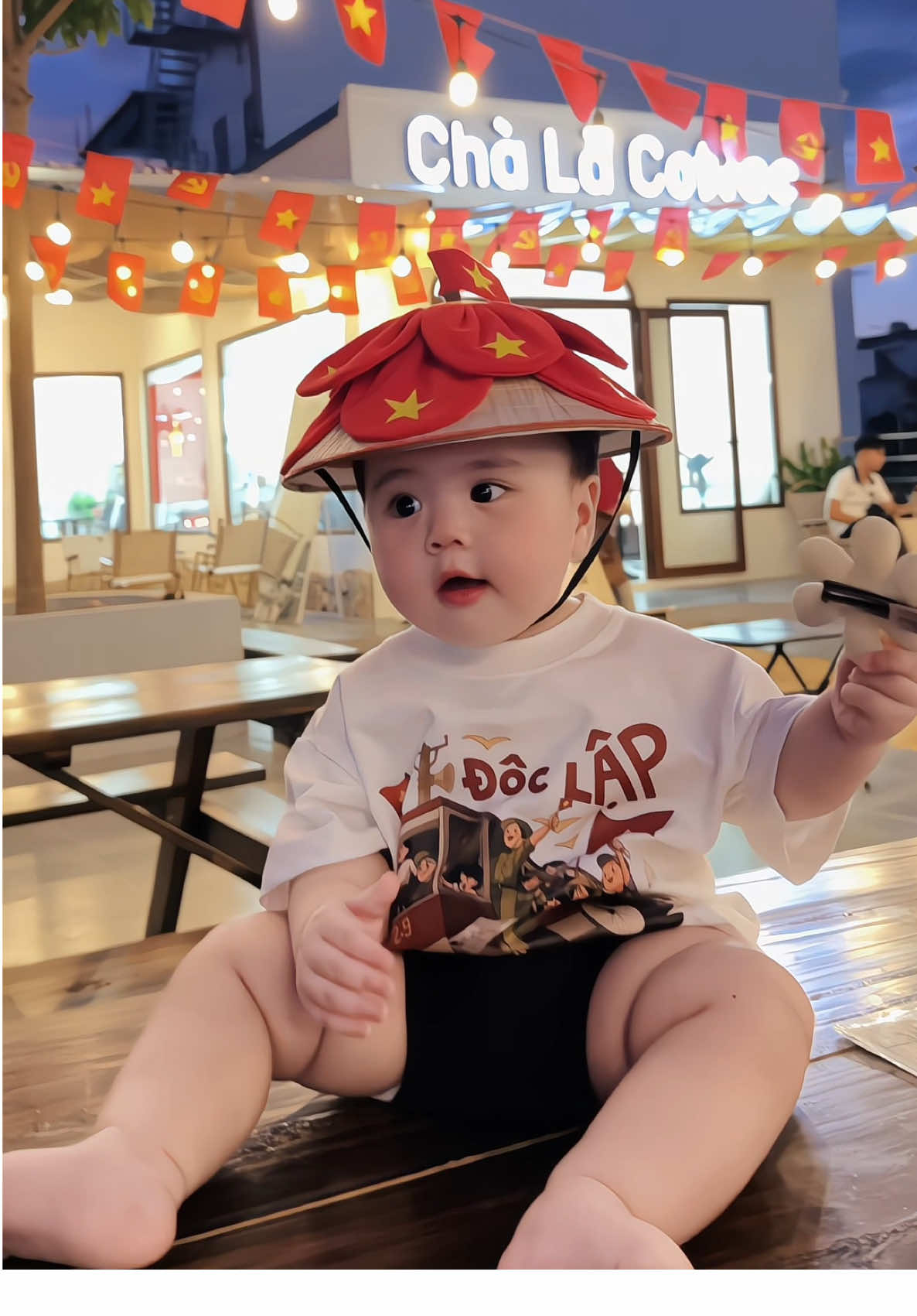 🇻🇳 Độc Lập - Tự Do - Hạnh Phúc 🇻🇳 Happy con đã sẵn sàng cho ngày lễ Quốc Khánh 2/9 rồi đây ạ 🥰 #quockhanh #mung2thang9 #vietnamtoiyeu #doclaptudohanhphuc #embeyeunuoc🇻🇳 #aodoclaptudohanhphuc 