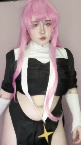 так миленько ручками сделала в начале хаха #SisterGigant #mahoushoujoniakogarete #cosplay #sistergigantcosplay #mahoushoujoniakogaretecosplay 