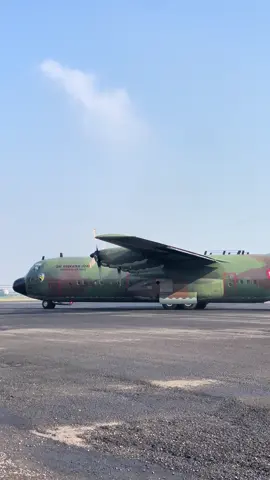herky persiapan terbang batujajar #planespotter #tniau #c130hercules #herky #skadron32 #huseinsastranegara #bandung #gepaopshormil #fyp 