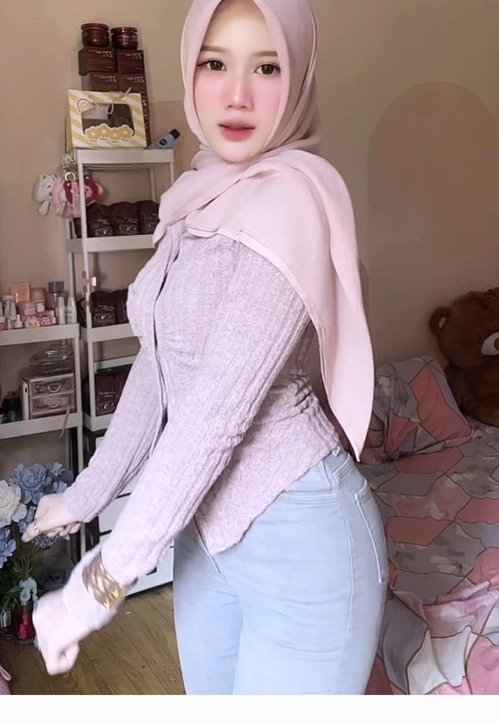 #fyp #fyp #4u #fypviralシ #sragen24jam #outfitideas #outfitinspo #solo24jamm #fyppppppppppppppppppppppp #moots?? #4u #jj