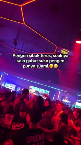 Tag teman kmu #fypシ゚viral🖤tiktok #helensplaymart #helensnightmart #playparty #makassar #fyp 