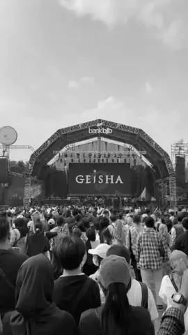 sementara sendiri🥀 geisha- #sementarasendiri #geisha #lyrics #lirik #liriklagu #lirikmusik #galau #galaubrutal #foryoupage 