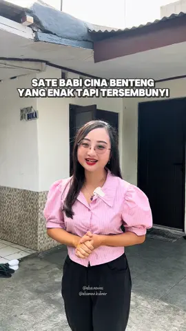 Ep 1 Jelajah Kuliner Tangerang (Cina Benteng) Ternyata beberapa orang Cina Benteng udah pernah makan di sini. Memang sate babinya enak, meskipun sekarang jualan di rumah tapi ada aja loh yang makan di sini dan direkomendasiin dari mulut ke mulut sampai banyak orang Jakarta juga yang beli. Lokasi: coba cari di maps sate babi MBI Yang kripik kentang ebi bisa pesen di Nyonya Benteng (toko oren) #fyp #cinabenteng #satebabi #kulinertangerang #tangerang #satebabienak #rekomendasikuliner #chinesefood #makananenak #nonhalal 