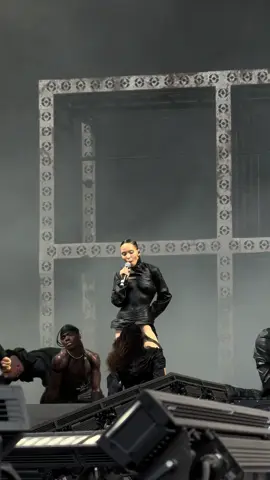 FKA Twigs Perfect Stranger at Sziget | #fkatwigs #eusexua #eusexuatour #sziget #szigetfestival #szigetfestival2025 #budapest #hungary 