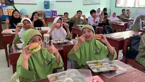 request kalian terlaksanakan adik adik🫰#makanbergizigratis #mbg #badangizinasional #cikole#kotasukabumi #makansehat 