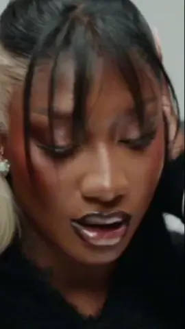 @Aya Nakamura pourquoi tu a annulé le feat avec @Gims sa aurait cartonner  #parisienne #gims #ayanakamura #prt#fyp #feat#1millon 