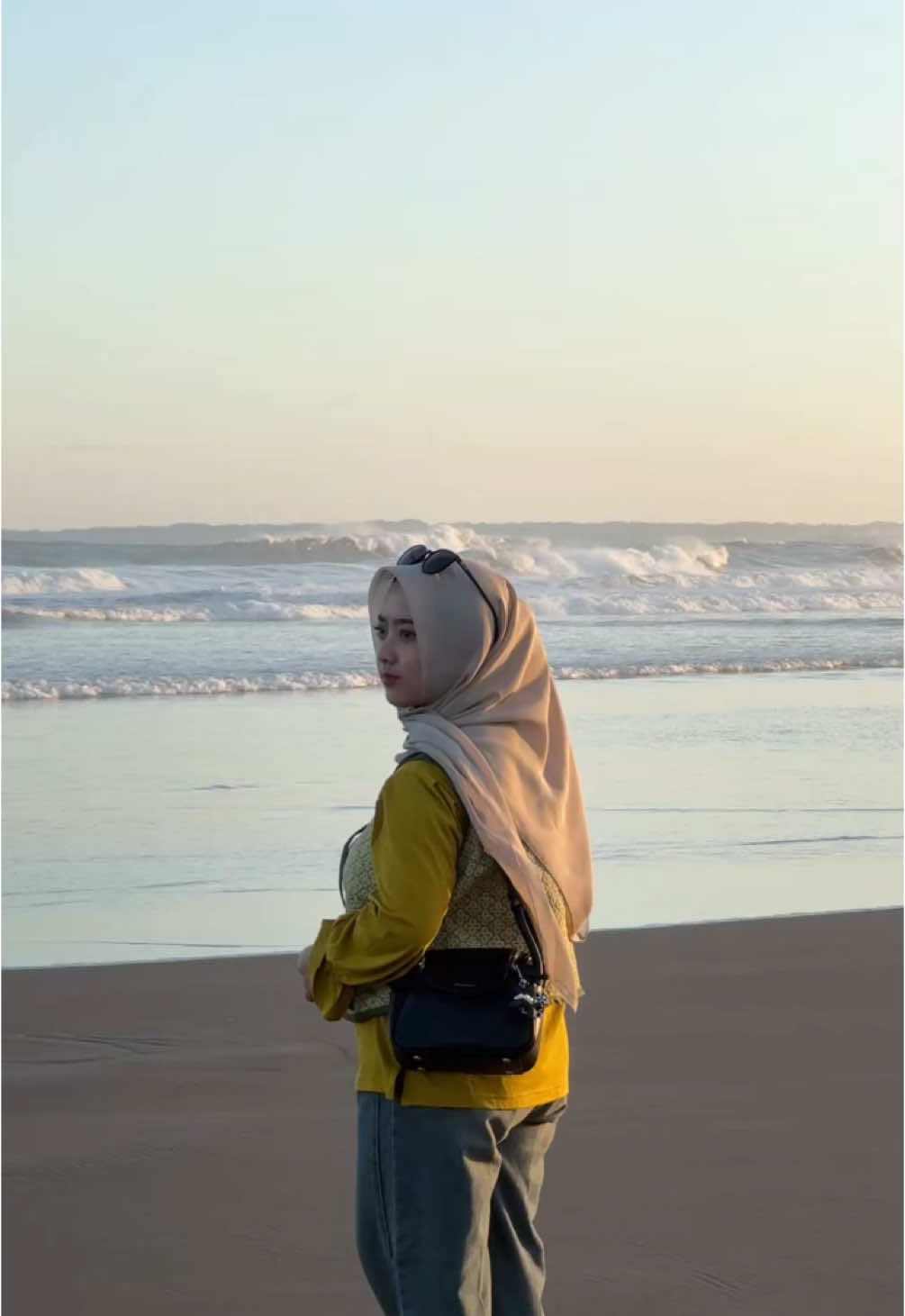 air laut memang ada pasang surutnya, tapi air laut tidak pernah berubah rasa.