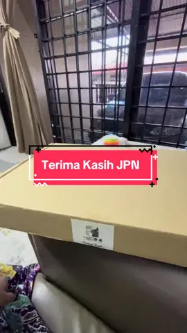 Dah lama simpan video ni, terima kasih @Jabatan Pendaftaran Negara untuk #fotokenanganterindah.  Yang mana nak beli, setiap bulan Oct JPN ada buka slot untuk order. Tunggu tahun ni JPN update ada ke tak