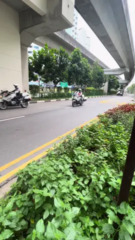 I wish i can try riding on those too #sg60 #tank #ndp2025 #singapore #engine mobile column national day parade