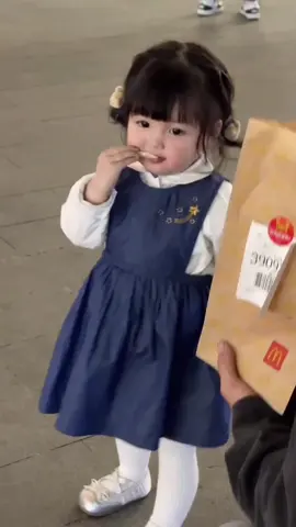 #creatorsearchinsights #fypシ゚viral #babycutevideos #funnyvideos #4u #trending #fypage 