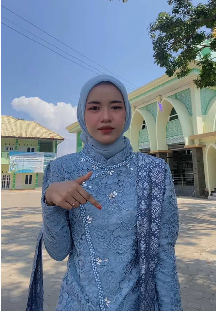 Makin tua makin jadii ✨✨ #kebayajanggan #blueagain #kebaya 