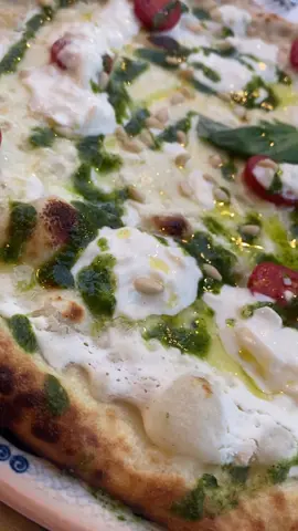 #pizz #pizza #paris#republique #LIVEIncentiveProgram #LIVEStory #PaidPartnership 