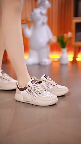 Giày thể thao nữ thoáng khí đế mềm #giaynu #giaythethao #giaynuthoitrang #giaydep #giaynuhottrend #giaychaybo #giaythethaonu #giaysneakernu #giay #xuhuong 