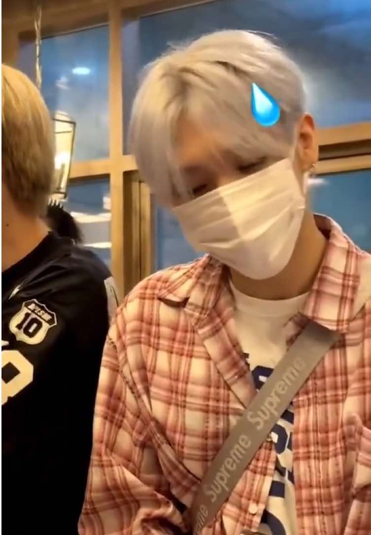 I can't help but laugh suren 😭😂#suren #xuesuren #ZHOUANXIN #ANXIN #BOYS2PLANET #BOYSPLANET #KPOP #viralvideo #fyp #fpy 