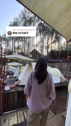 Membalas @Scorpiiii buat yang penasaran harga, nih aku spill 📍 Soracai Riverside Campsite – Pangalengan 	•	Weekday: Rp 750K/malam 	•	Weekend: Rp 850K/malam 🏕 2 tipe tenda: 	1.	Riverside Tent – tenda tepat di samping sungai. 	2.	Riverview Tent – view hutan pinus + sungai. 💡 Include: 	•	Sarapan untuk 4 orang 🍳 	•	Perlengkapan tidur (kasur tenda, bantal, sleeping bag) 	•	Kompor portable (gas kaleng bawa sendiri) 	•	Air minum + set teh & kopi ☕ 	•	Teko, cangkir, meja, bantal lesehan 	•	Lampu & listrik untuk penggunaan ringan 	•	8 kamar mandi sharing (shower air hangat 🚿) 📌 Catatan: 	•	1 tenda max. 4 orang (nggak bisa extra bed). 🌿 Cocok banget buat healing bareng temen atau keluarga! #explorebandung  #glamping #pangalengan #situcileunca #soracairiversidecamp  #CapCut 