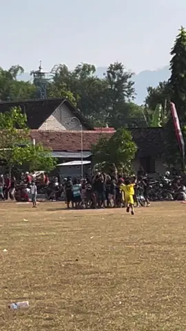 Mas bayu kendang di kerumunin bocil #viraltiktok #viralvideo #viral #fy #fyp #fypシ #fypage #fypシ゚viral #layangan 