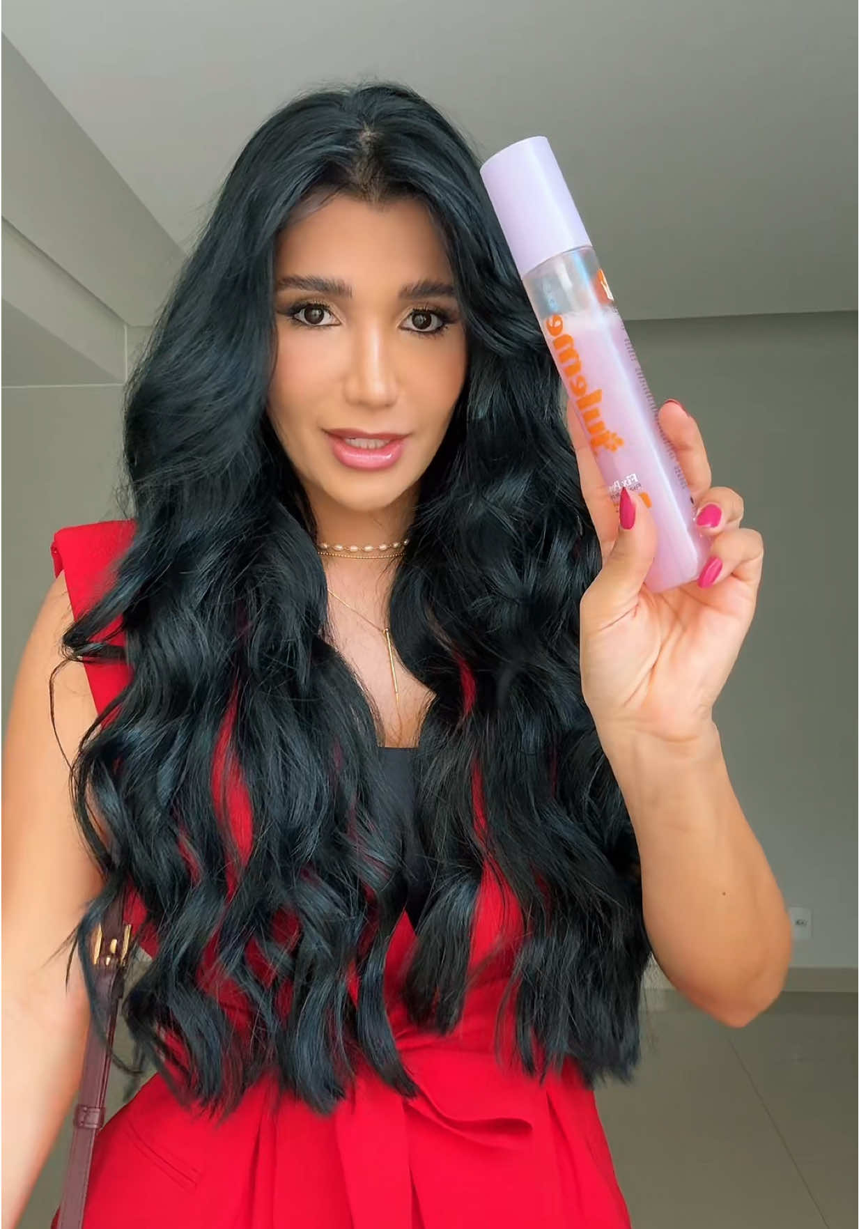 Essa é a minha experiência depois de ter aprendido o ponto certo de passar no cabelo, vou usar mais vezes para ver se ele deixa o cabelo danificando, ressecado… mas na questão de fixar, eu amei. O meu cabelo é fino. #babyliss #chachos #cabelo