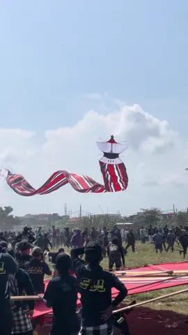 JANGGAN BIG SIZE🤩”EVENT COOL AND SEJUK KITE”            #lomba #layangan #pantai #padanggalak #event #coolandsejukkitefestival #fyp #foryou #page #xyzabc 