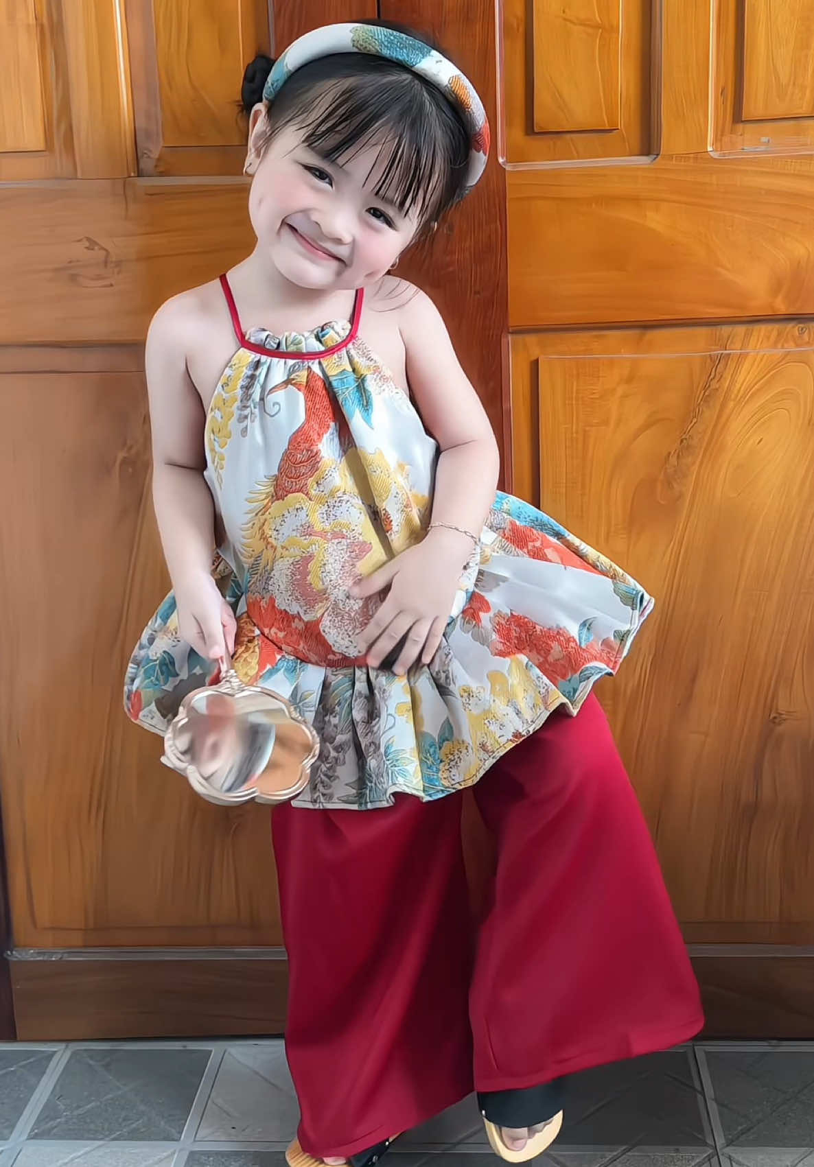 Thêm một set yếm cho bé mặc Trung Thu nữa ạ  @Embé Bún ơi 👧🏻  @Embé Bún ơi 👧🏻 #embun #doxinhmoingay #setdoxinh #dobegai #doxinhchobe #dotrungthu #domevabe #xuhuong #viralvideo #foryou 