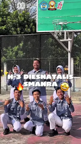 𝐇-𝟑 𝐆𝐔𝐘𝐒 💥⏳ 𝘛𝘪𝘯𝘨𝘨𝘢𝘭 3 𝘩𝘢𝘳𝘪 𝘭𝘢𝘨𝘪 𝘯𝘪𝘩 𝘬𝘪𝘵𝘢 𝘣𝘢𝘬𝘢𝘭 𝘣𝘢𝘳𝘦𝘯𝘨-𝘣𝘢𝘳𝘦𝘯𝘨 𝘯𝘨𝘦𝘳𝘢𝘴𝘢𝘪𝘯 𝘬𝘦𝘮𝘦𝘳𝘪𝘢𝘩𝘢𝘯 𝘏𝘜𝘛 𝘙𝘐 𝘬𝘦-80 & 𝘋𝘐𝘌𝘚 𝘕𝘈𝘛𝘈𝘓𝘐𝘚 𝘬𝘦-44 𝘚𝘔𝘈𝘕𝘙𝘈 🎉✨ Suasana di sekolah udah mulai panas — obrolan di mana-mana isinya cuma tentang lomba, keseruan, dan rencana gila-gilaan buat nanti. 𝐇𝐔𝐓 𝐑𝐈 & 𝐃𝐢𝐞𝐬 𝐍𝐚𝐭𝐚𝐥𝐢𝐬 𝐭𝐚𝐡𝐮𝐧 𝐢𝐧𝐢 𝐛𝐮𝐤𝐚𝐧 𝐜𝐮𝐦𝐚 𝐬𝐨𝐚𝐥 𝐚𝐜𝐚𝐫𝐚, 𝐭𝐚𝐩𝐢 𝐣𝐮𝐠𝐚 𝐦𝐨𝐦𝐞𝐧 𝐤𝐢𝐭𝐚 𝐧𝐠𝐞𝐫𝐚𝐬𝐚𝐢𝐧 𝐤𝐞𝐛𝐞𝐫𝐬𝐚𝐦𝐚𝐚𝐧, 𝐤𝐞𝐤𝐨𝐦𝐩𝐚𝐤𝐚𝐧, 𝐝𝐚𝐧 𝐫𝐚𝐬𝐚 𝐛𝐚𝐧𝐠𝐠𝐚 𝐣𝐚𝐝𝐢 𝐛𝐚𝐠𝐢𝐚𝐧 𝐝𝐚𝐫𝐢 𝐒𝐌𝐀𝐍𝐑𝐀. 𝐉𝐚𝐧𝐠𝐚𝐧 𝐜𝐮𝐦𝐚 𝐣𝐚𝐝𝐢 𝐩𝐞𝐧𝐨𝐧𝐭𝐨𝐧 𝐝𝐚𝐫𝐢 𝐩𝐢𝐧𝐠𝐠𝐢𝐫, 𝐢𝐤𝐮𝐭 𝐫𝐚𝐬𝐚𝐤𝐚𝐧 𝐞𝐮𝐟𝐨𝐫𝐢𝐚𝐧𝐲𝐚 𝐝𝐚𝐫𝐢 𝐚𝐰𝐚𝐥 𝐬𝐚𝐦𝐩𝐚𝐢 𝐚𝐤𝐡𝐢𝐫 📣🚀 “𝘼𝙍𝙀 𝙔𝙊𝙐 𝙍𝙀𝘼𝘿𝙔?!” 🫵🏻 Ayo, kumpulkan semangatmu, bawa vibes paling pecah, dan ajak semua orang buat rame-rame bikin H-3 ini jadi pemanasan menuju perayaan paling gokil tahun ini! 🥳 #SMANRAFAMS #HUTRIKE80 #DIESNATALIS #SMANRAHITSBRO #DIESNATALISSMANRA44 #fyp  #masukberandafyp  #fypage 