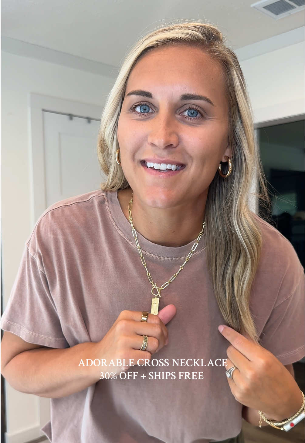 Obsessed with this new cross necklace! Perfect addition to any outfit! AND $13.29 + FREE SHIPPING! @Tewiky #tewikyjewelry #tewikycrossnecklace #crossnecklace #christiantiktok #christian #goldnecklace #jewelryfinds #tiktokshopfinds 