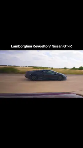 Rolling race: Lamborghini Revuelto V Nissan GT-R….#dragrace #review #carwow #lamborghinirevuelto #nissangtr #r33gtr 