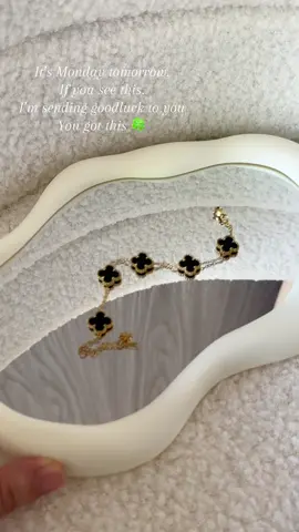 #fyp #newtiktokaffiliate #cloverleaf☘️ #cloverleafbracelet #elegantstyle #tiktokaffiliatebeginner 