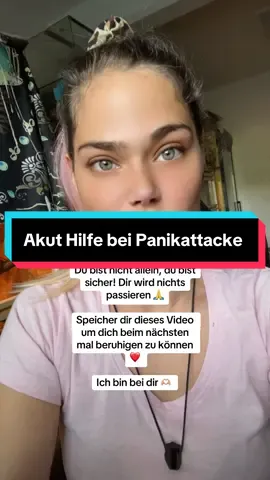 Akut-Hilfen während einer Panikattacke 1. Atmung beruhigen 	•	4-6-Atmung: 4 Sekunden einatmen, 6 Sekunden ausatmen (oder langsamer aus). 	•	Fokus auf den Atem lenken, z. B. innerlich mitzählen oder „Ein… Aus…“ denken. 	•	Notfalls eine Hand auf den Bauch legen und spüren, wie er sich beim Atmen hebt und senkt. ⸻ 2. Körper erden 	•	5-4-3-2-1-Methode: 	•	5 Dinge sehen 	•	4 Dinge fühlen 	•	3 Dinge hören 	•	2 Dinge riechen 	•	1 Sache schmecken 	•	Alternative: kaltes Wasser über Hände und Gesicht laufen lassen oder einen Eiswürfel in der Hand schmelzen lassen. ⸻ 3. Bewegung nutzen 	•	Sanft gehen oder strecken, um den Stresshormonen im Körper einen „Abfluss“ zu geben. 	•	Schulterkreisen, Arme ausschütteln, Nacken sanft dehnen. ⸻ 4. Gedanken umlenken 	•	Sich selbst beruhigen: „Das ist nur eine Panikattacke, sie geht vorbei, ich bin sicher.“ 	•	Kurze Zählübungen, einfache Matheaufgaben oder ein Lied im Kopf summen. ⸻ 5. Kleine Hilfsmittel 	•	Lavendelöl oder andere beruhigende Düfte inhalieren. 	•	Einen glatten Stein oder ein kleines Objekt in der Tasche fühlen (Talisman-Effekt). 	•	Beruhigende Musik oder Naturgeräusche hören. ⸻ 💡 Wichtig: 	•	Panikattacken erreichen meist nach 5–10 Minuten ihren Höhepunkt und klingen dann ab. 	•	Je öfter du lernst, ruhig zu bleiben, desto weniger „Angst vor der Angst“ entsteht. 	•	Langfristig helfen auch Entspannungsübungen, Sport, ausreichend Schlaf und ggf. Therapie. #panik #panikattacke #angststörung #angst #panikattackenhilfe 