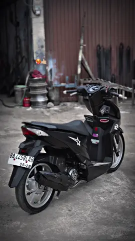 Ireng kece💦 #beatdeluxe #beatmodifikasi #ogahjinjit #ogahjinjitstyle #beatdeluxemodifikasi #beatmodifikasisimple👍👍 #fyp #masukberanda #blacksy💫 #beathitam #beatganteng 