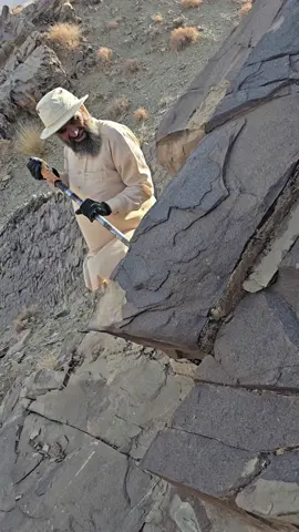 Stone mining 😱 #stonemining #minerlife #foryou #foryoupage #treanding 