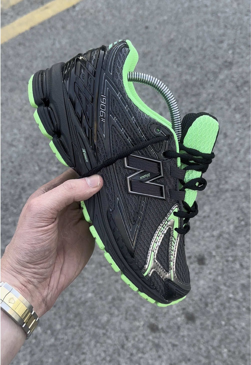 Black & Green NB1906 🔋 #fyp #sneakerhead #sneakers #luxstreet #menstyle 