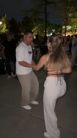 Bachata in Summer 🙂‍↕️✨ @mrserrano_  #fyp #bachata #bachatatiktok #foruyou #bachatadance #bachatadancing #howtodance #socials #princeroyce  #couple 