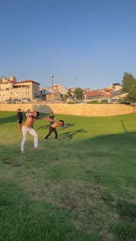 #סלטותזההחיים #קפוארהcapoeira #שפגטמלא #גןסאקר 