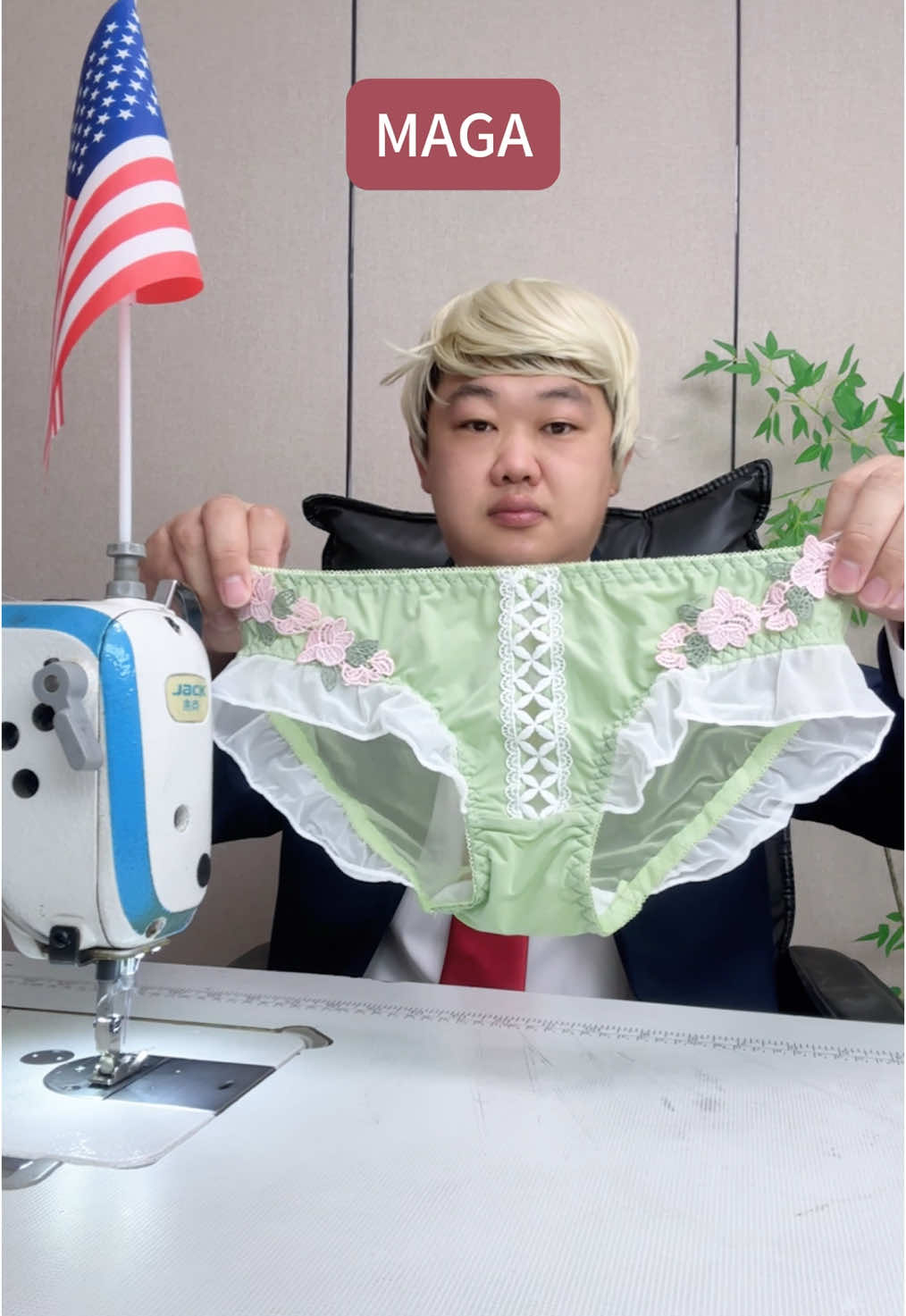 #fyp #CapCut #prank #donaldtrump #madeinusa #madeinchina 