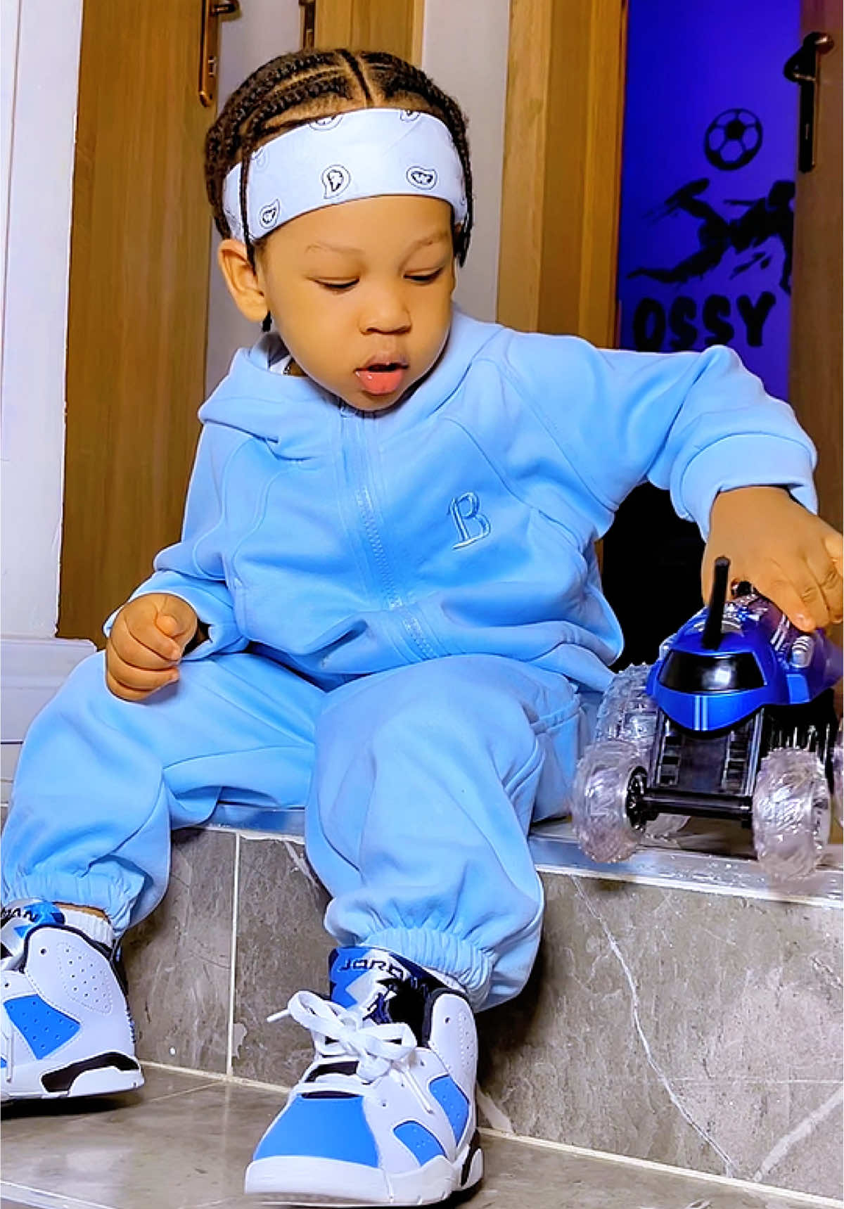 🦋🦋🦋 #ossyjnr #chiefaku #toddlerlife #babyfashion #babyboystyle #mytypeofbaby #babyvideos #babiesontiktok #viral_video #cutebabyvideos #cutebabyboy 