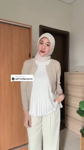 Membalas @m cardigan dari tuer namanya cardi cardigan warna oat, innernya kecintaan aku bangettt mana murcee lg harganyaa super luv 🤍