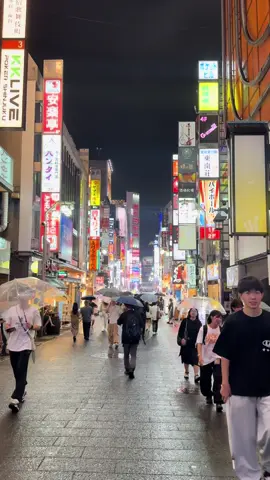 tokyo nights 😍 #tokyo #japan #nightlife #lights #prettyviews #recommendationsforyou 