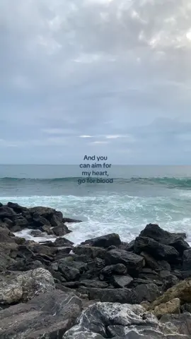 #taylorswift #mytearsricochet #beach #ocean #waves #lyrics #relateable #missyou #Relationship #folklore 