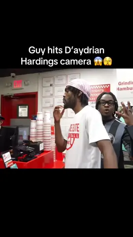 Guy hits D’aydrian Hardings camera 😱🫣 #daydrianharding #camera #newyork #funnyvideos #funnyclips #daydrianhardingedit #blowup #blowthisup? #blowup? #makemefamous 