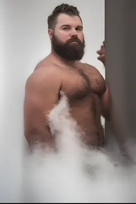 Relaxing on the sauna 🤣. There is a mistery on this video. Who knows what im hiding 😬. All the misteries are to be found. Or maybe not, who knows 🤔 #sauna #relaxing #beard #muscle #mistery #whoisthat 