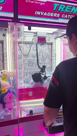 Naka tatlo pa ngani 😆🥰 #foryoupage #foryou #fyp  #clawmachinewin #winner #clawmachinetips #clawmaster #clawmachineph #smclawmachine