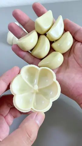 How do you fit these six cloves of garlic into the box?#puzzle #iqtest 