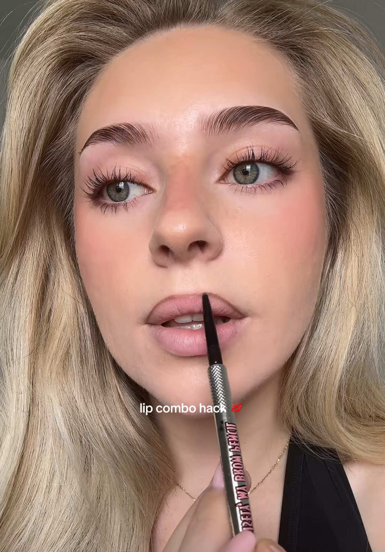 your eyebrow pencil + fav blush + clear gloss = your perfect lip combo 💋💋 learned this from @Kenzie B 🐝 🫶🏼 products i used: @Benefit Cosmetics UK precisely my brow pencil in shade 3.5  @MERIT Beauty blush in shade postmodern  @KIKO Milano clear lip gloss  #makeup #lipcombo #makeuphacks #makeuptips #beautyhacks #begginermakeup 