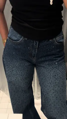 The perfect jeans from bershka 😍 • @BERSHKA  #foryou #mcr #fashion #bershka #beeshkajeans #foryou 