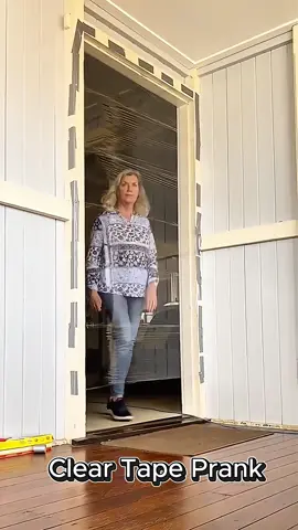 This prank never gets old 🤣🤣#scare #scared #scareprank #prank #fun #funny #viral #trending #jumpscare #couple #family #fyp #foryourpage 