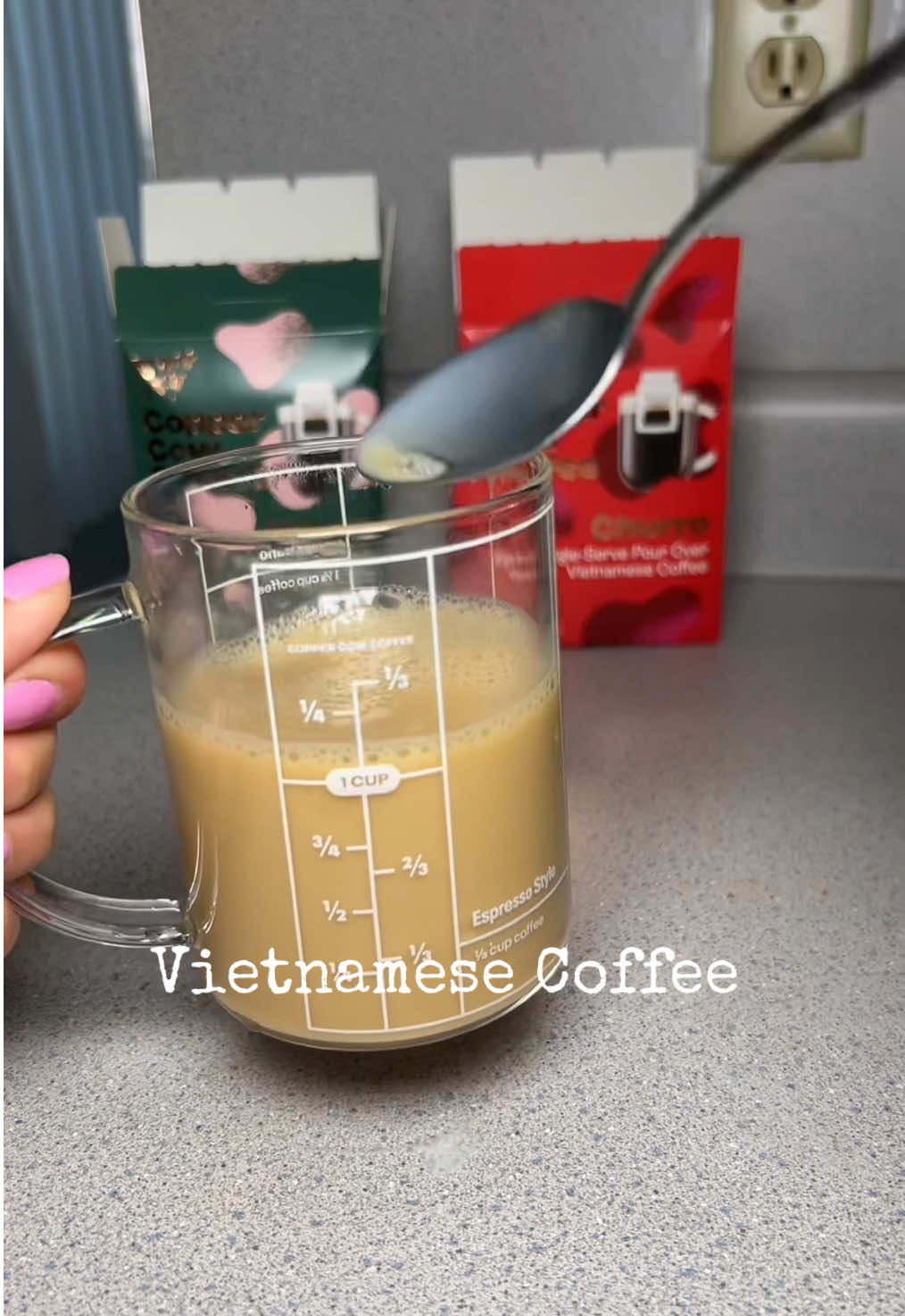 I am literally gagging this is the best coffee I’ve ever had in my life🔥🔥 new obsession 😭 #productreview #TikTokShopFinds #spotlightfinds #tiktokshopbacktoschool #MomLifeRelief #coffeetiktok #coffeeathome #coffeelovers #vietnamesecoffee 