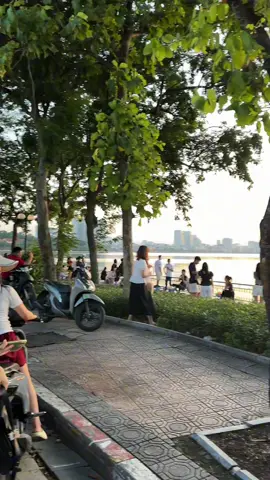 Hoàng hôn hồ Tây chiều nay siêu đẹp sau một ngày mưa dài #hanoi