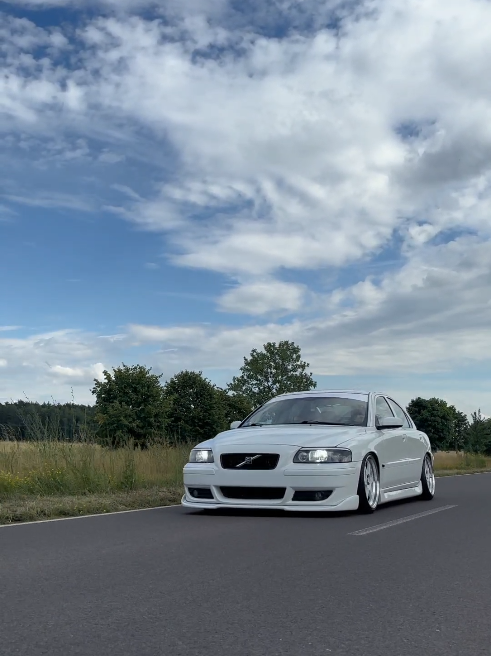 🤍 🎥@Kashotto.FPV  #volvo  #s60R #viralditiktok #viralvideos #static #stance #tuning 