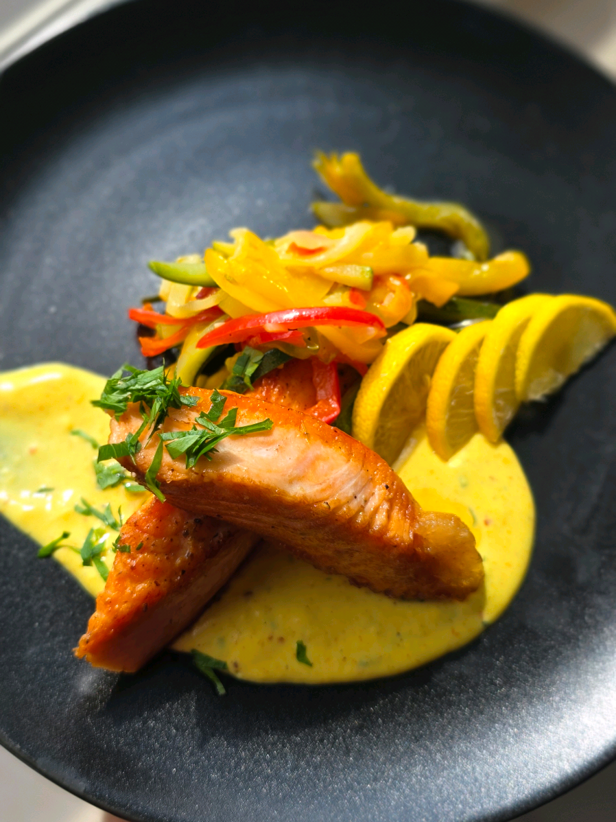 I am here with a practical and healthy salmon   #kitchen #fedo #FoodTok #challenge #FoodLover #my #sweet #restaurant #loveyou 