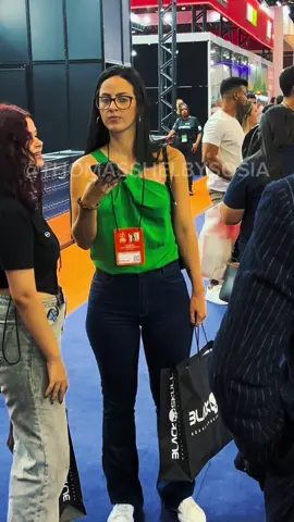 Me olharam dos pés a cabeça 😳